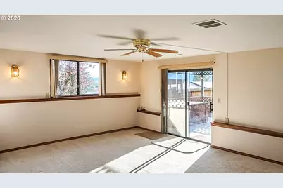 1818 NE Todd St, Roseburg, OR 97470 - Photo 19