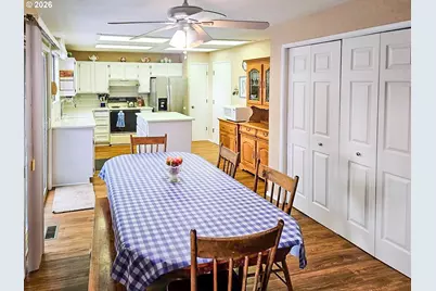 1818 NE Todd St, Roseburg, OR 97470 - Photo 5