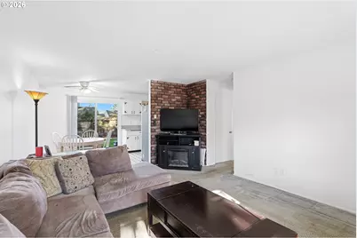 11757 SE Ankeny St, Portland, OR 97216 - Photo 5