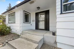 2735 W Sherwood Ave, Roseburg, OR 97471 - Photo 7