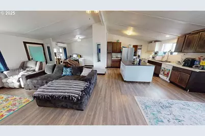 94120 Strahan St #3, Gold Beach, OR 97444 - Photo 3