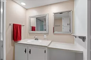 6900 SW 195th Ave, Beaverton, OR 97007 - Photo 11