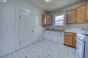 1891 Dogwood Ave, Reedsport, OR 97467 - Photo 11