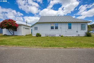 1891 Dogwood Ave, Reedsport, OR 97467 - Photo 3
