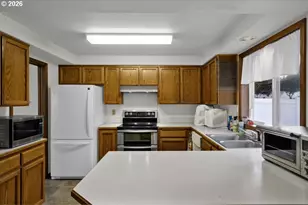 1960 40th St, Florence, OR 97439 - Photo 23