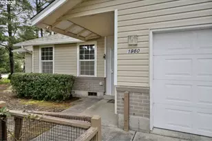 1960 40th St, Florence, OR 97439 - Photo 7