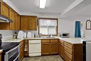 1960 40th St, Florence, OR 97439 - Photo 25