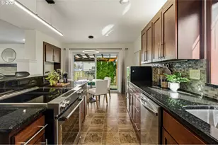 14121 SW Northview Dr, Portland, OR 97223 - Photo 11