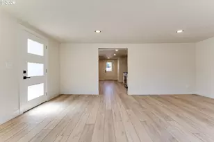 439 T St, Springfield, OR 97477 - Photo 3