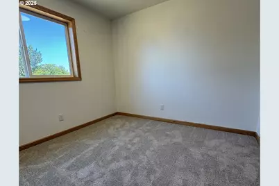 650 St Charles St, Eugene, OR 97402 - Photo 15