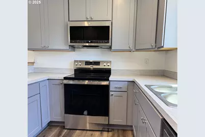 650 St Charles St, Eugene, OR 97402 - Photo 5