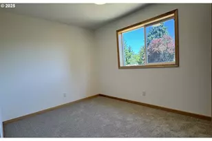 650 ST Charles Street, Eugene, OR 97402 - Photo 17