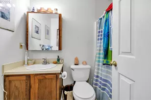 1925 SE Alder St, Portland, OR 97214 - Photo 15