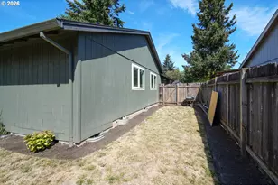 21960 SW Columbia Cir, Tualatin, OR 97062 - Photo 29