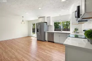 21960 SW Columbia Cir, Tualatin, OR 97062 - Photo 11