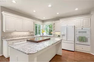 3658 NW Loriann Dr, Portland, OR 97229 - Photo 17