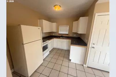 825 Yale Ave, Gladstone, OR 97027 - Photo 15