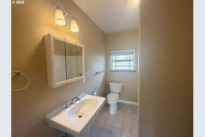 825 Yale Ave, Gladstone, OR 97027 - Photo 23