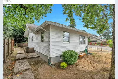 825 Yale Ave, Gladstone, OR 97027 - Photo 9