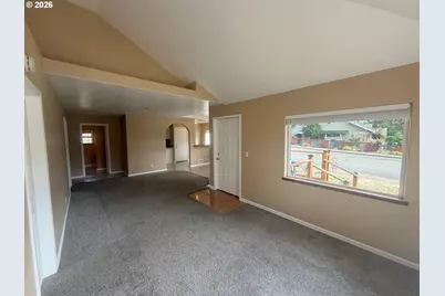 825 Yale Ave, Gladstone, OR 97027 - Photo 13