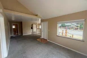 825 Yale Ave, Gladstone, OR 97027 - Photo 13