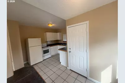 825 Yale Ave, Gladstone, OR 97027 - Photo 17