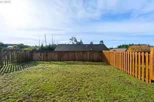 837 Blanco Ave, Coos Bay, OR 97420 - Photo 29