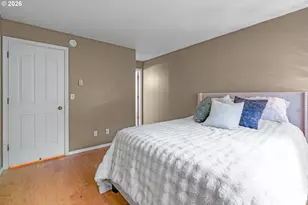 4000 Carman Dr, Lake Oswego, OR 97035 - Photo 17