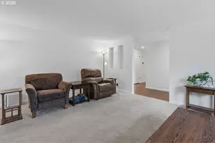 6925 SW Heath Pl, Beaverton, OR 97008 - Photo 9