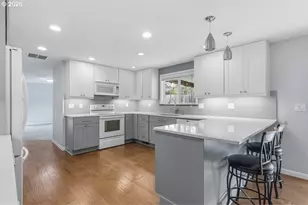 6925 SW Heath Pl, Beaverton, OR 97008 - Photo 3