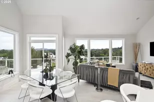 7568 S Laview Dr, Portland, OR 97219 - Photo 11