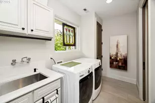 7568 S Laview Dr, Portland, OR 97219 - Photo 27