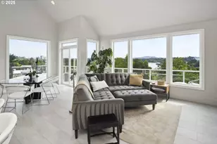 7568 S Laview Dr, Portland, OR 97219 - Photo 13