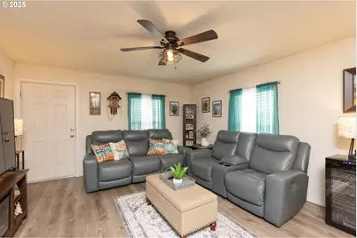 17234 SW Eldorado Dr, Portland, OR 97224 - Photo 9