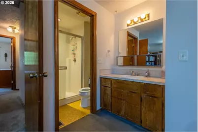 17036 SE Salmon St, Portland, OR 97233 - Photo 19