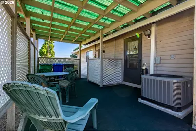 17036 SE Salmon St, Portland, OR 97233 - Photo 11