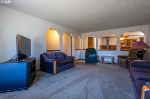 17036 SE Salmon St, Portland, OR 97233 - Photo 11
