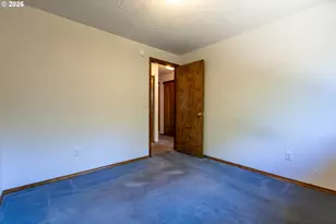 17036 SE Salmon St, Portland, OR 97233 - Photo 13