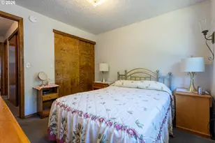 17036 SE Salmon St, Portland, OR 97233 - Photo 15