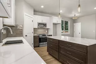 85 NW Mawrcrest Ave, Gresham, OR 97030 - Photo 17