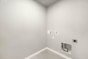 85 NW Mawrcrest Ave, Gresham, OR 97030 - Photo 41