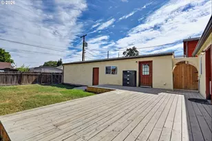 2017 W 9th Pl, The Dalles, OR 97058 - Photo 27