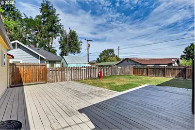 2017 W 9th Pl, The Dalles, OR 97058 - Photo 3
