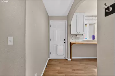 2017 W 9th Pl, The Dalles, OR 97058 - Photo 9