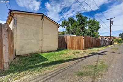 2017 W 9th Pl, The Dalles, OR 97058 - Photo 39