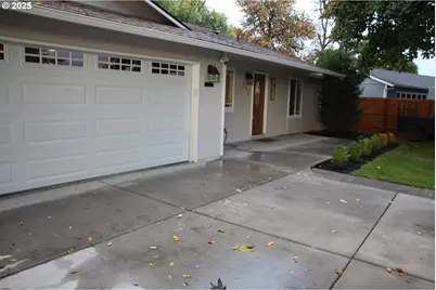 332 S Tarrybrooke Dr, Cornelius, OR 97113 - Photo 3