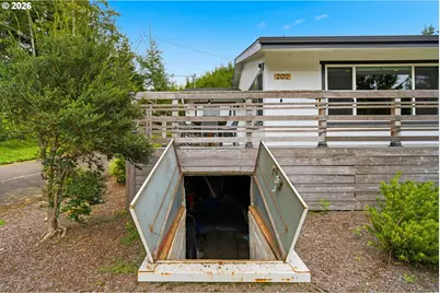 202 S Quadrant St, Rockaway Beach, OR 97136 - Photo 43