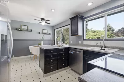 1215 NE 195th Ave, Portland, OR 97230 - Photo 11