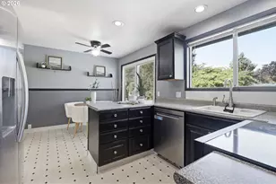 1215 NE 195th Ave, Portland, OR 97230 - Photo 11