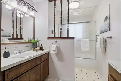 1215 NE 195th Ave, Portland, OR 97230 - Photo 17